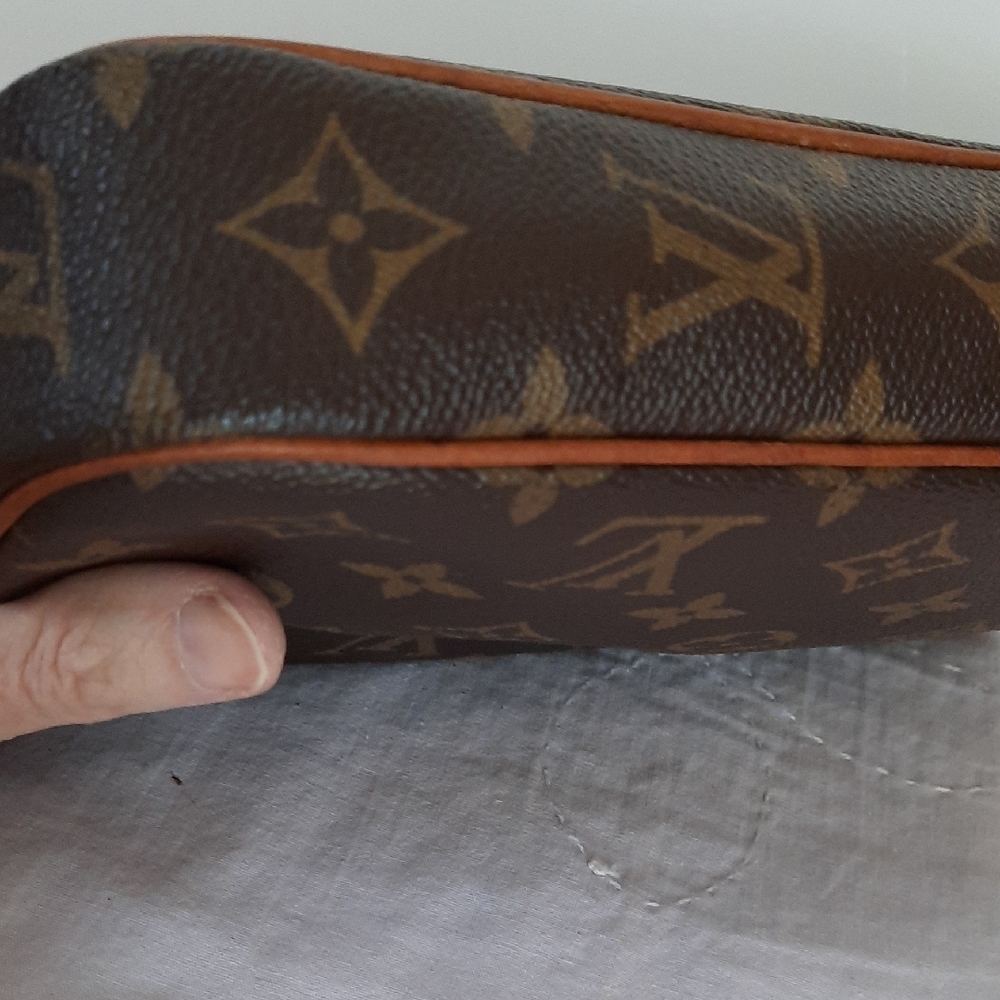Louis Vuitton Brown Monogram Clutch - Picture 8 of 14